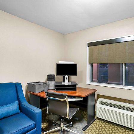 Comfort Inn Red Horse Фредерик Экстерьер фото