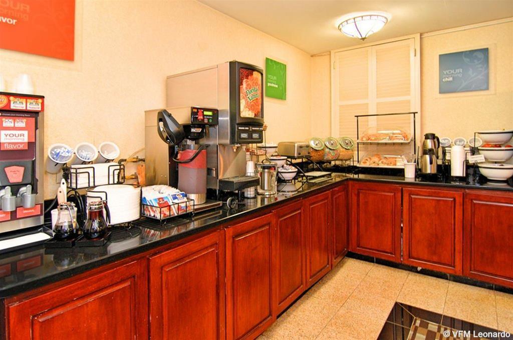 Comfort Inn Red Horse Фредерик Экстерьер фото