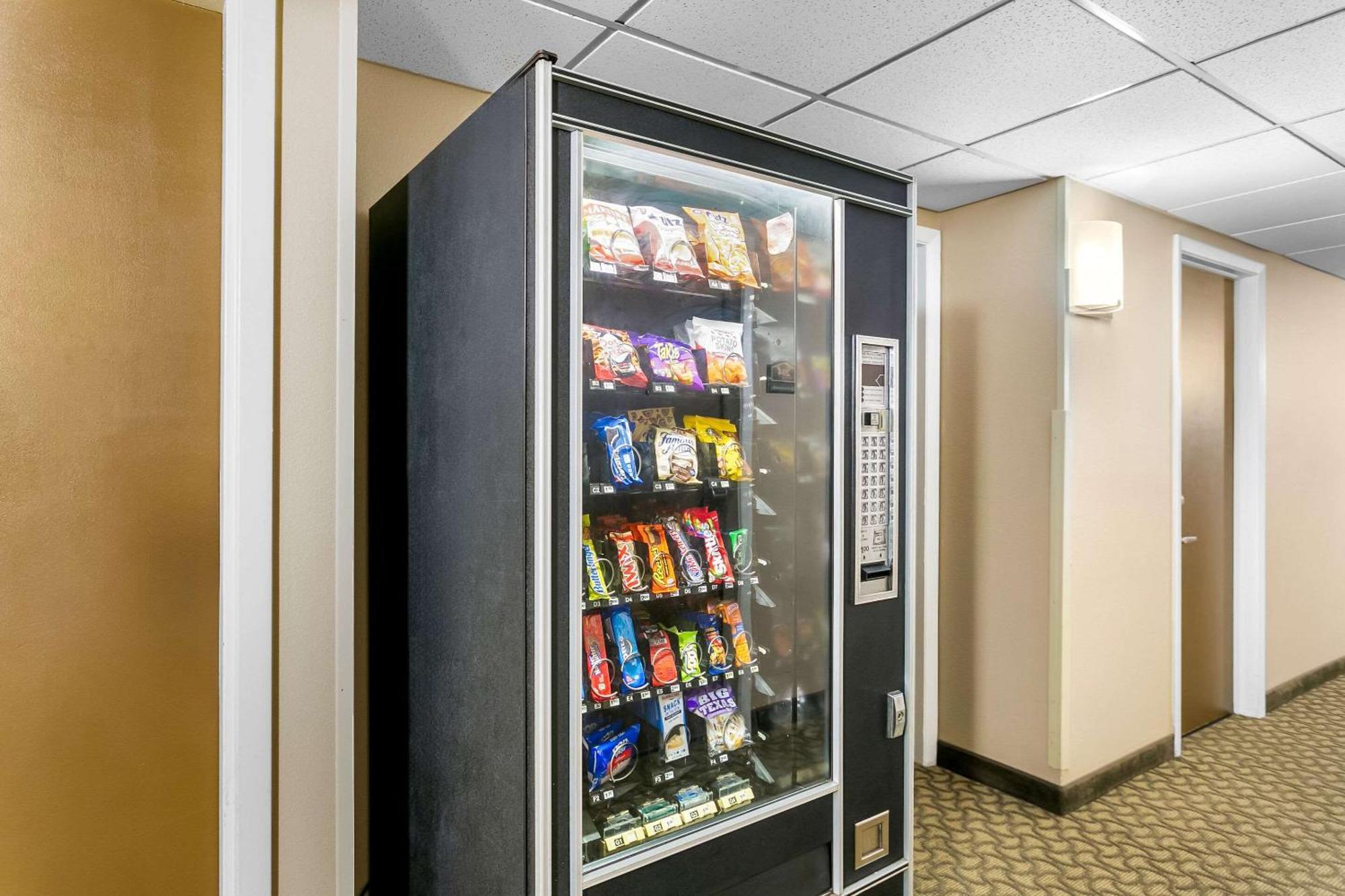 Comfort Inn Red Horse Фредерик Экстерьер фото