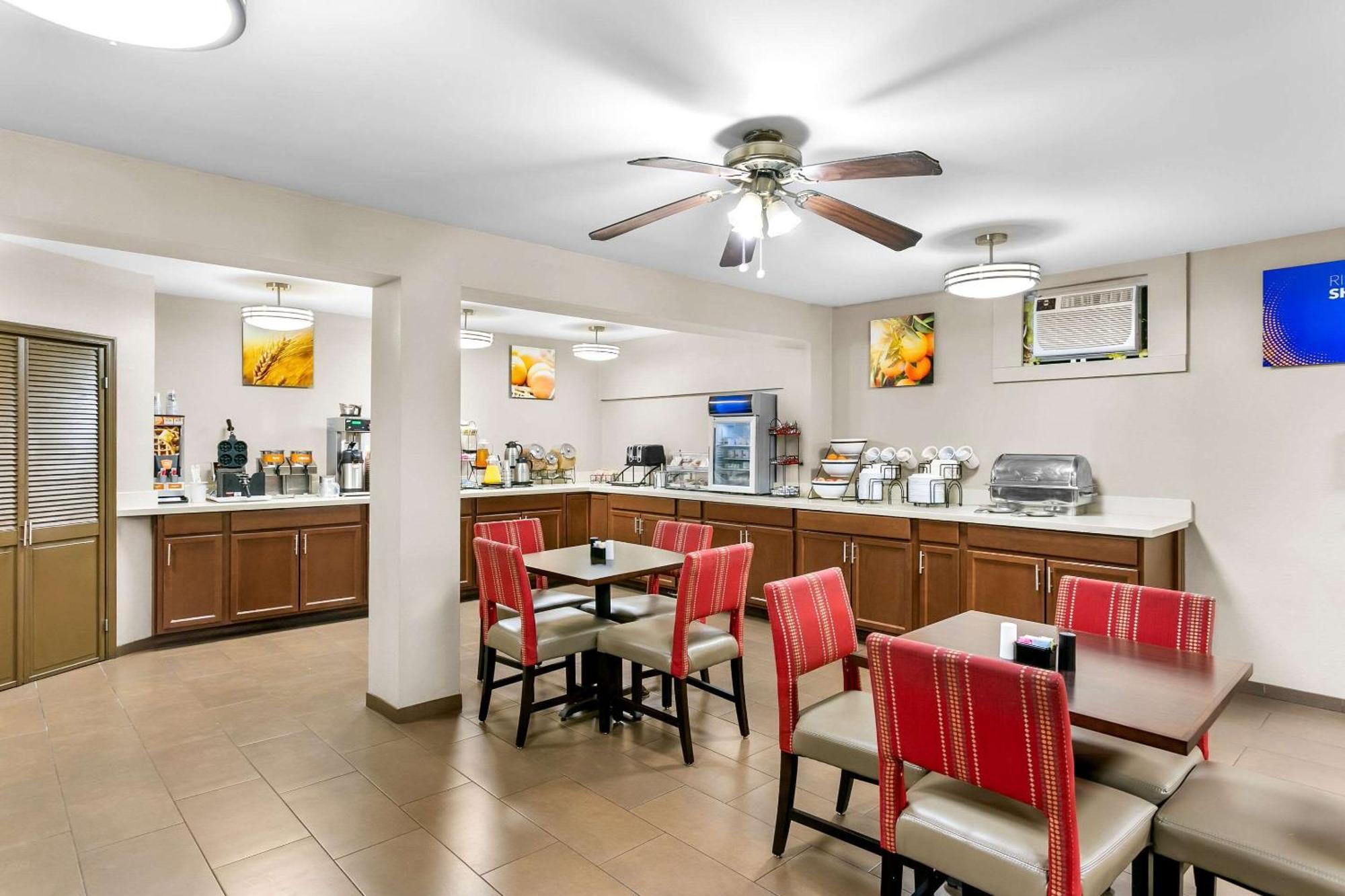Comfort Inn Red Horse Фредерик Экстерьер фото