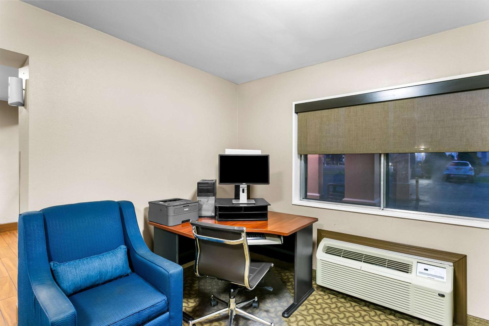 Comfort Inn Red Horse Фредерик Экстерьер фото