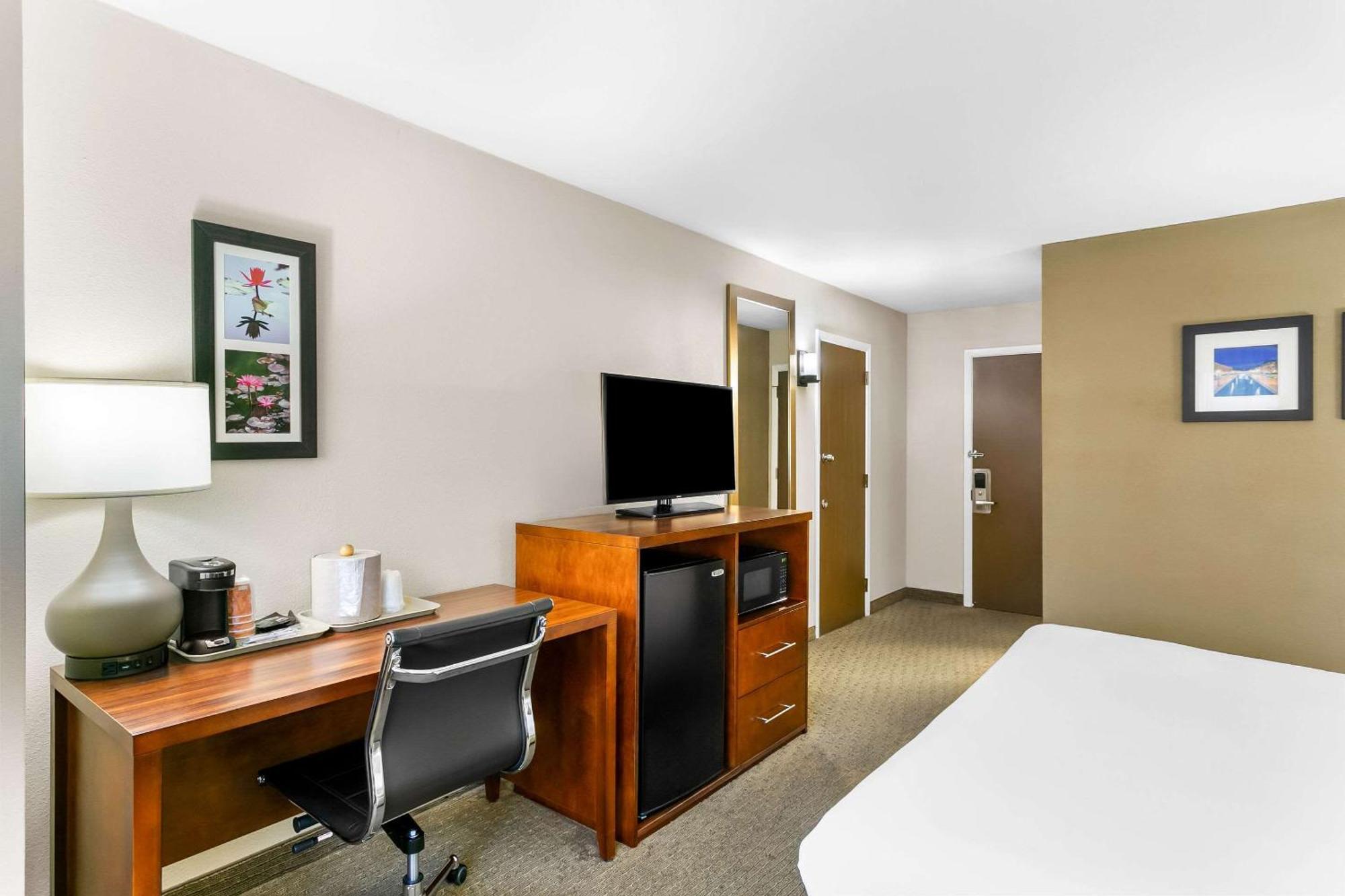 Comfort Inn Red Horse Фредерик Экстерьер фото